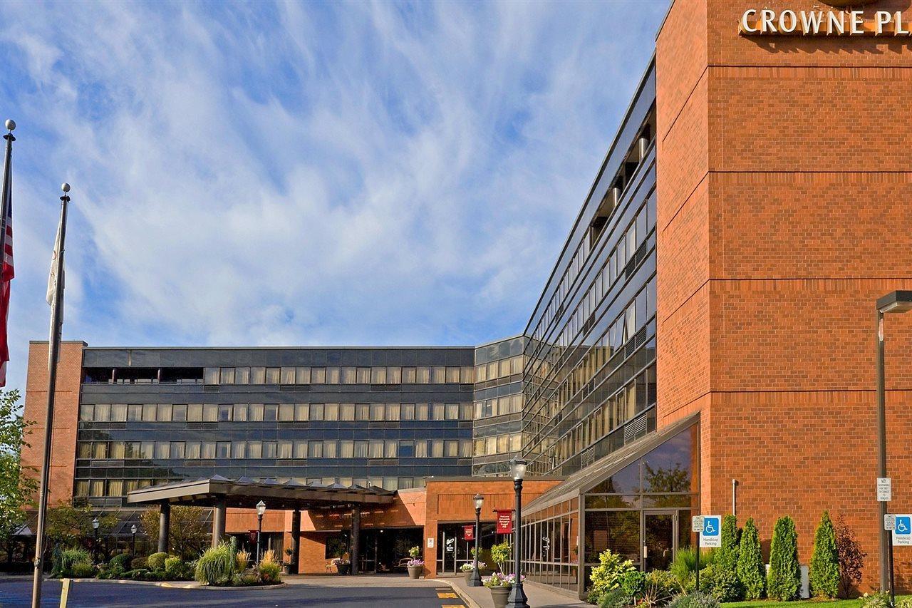 Hotel Crowne Plaza Edison By Ihg Esterno foto