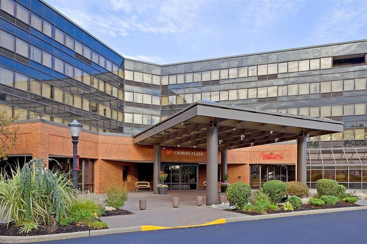 Hotel Crowne Plaza Edison By Ihg Esterno foto