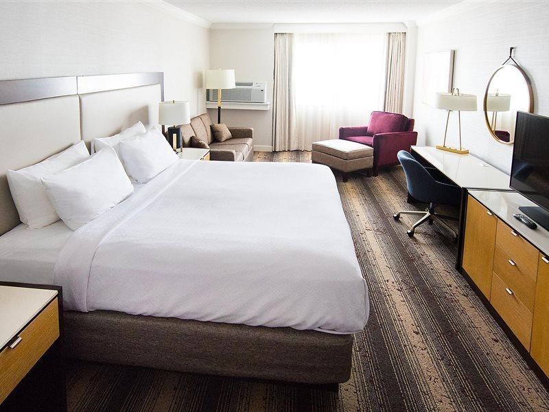 Hotel Crowne Plaza Edison By Ihg Esterno foto