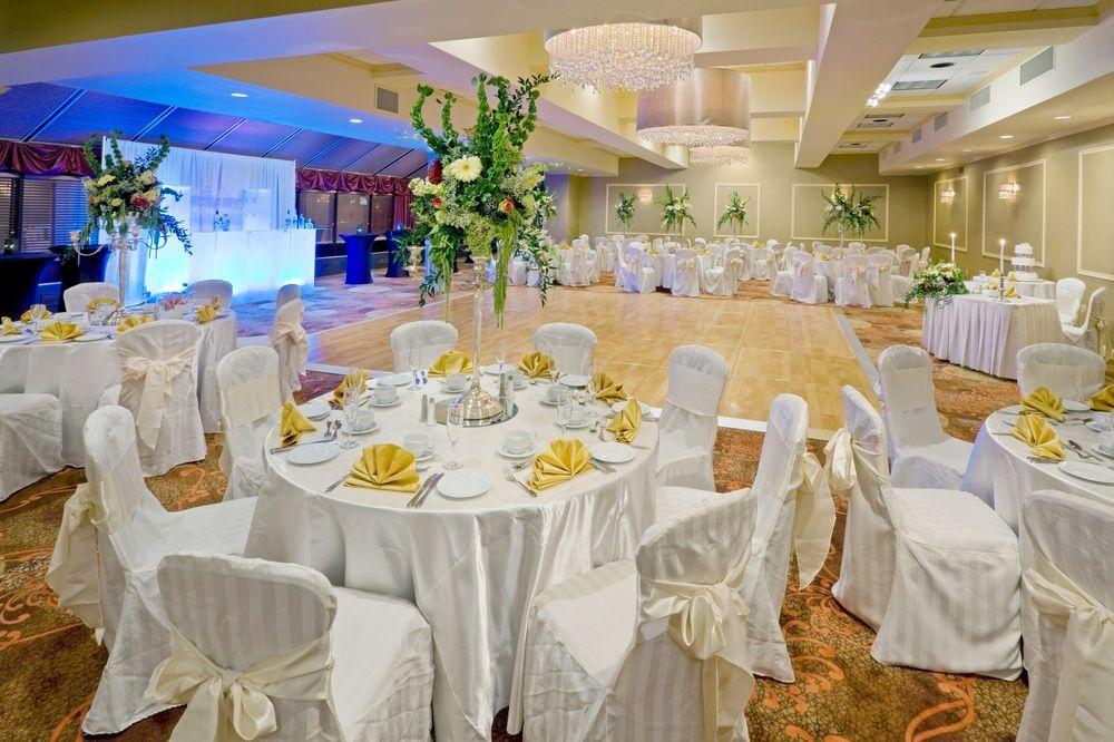 Hotel Crowne Plaza Edison By Ihg Esterno foto