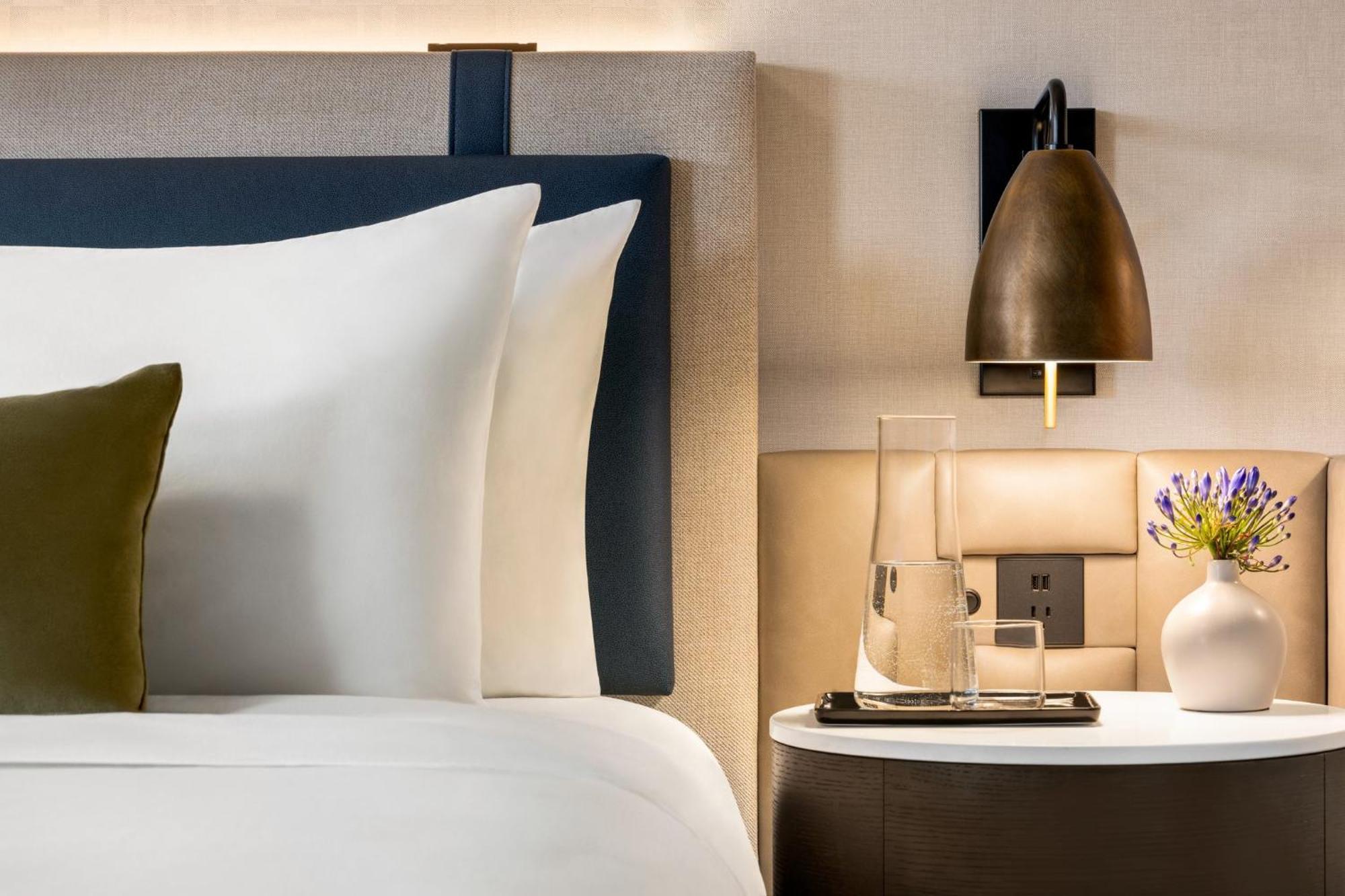 Hotel Crowne Plaza Edison By Ihg Esterno foto