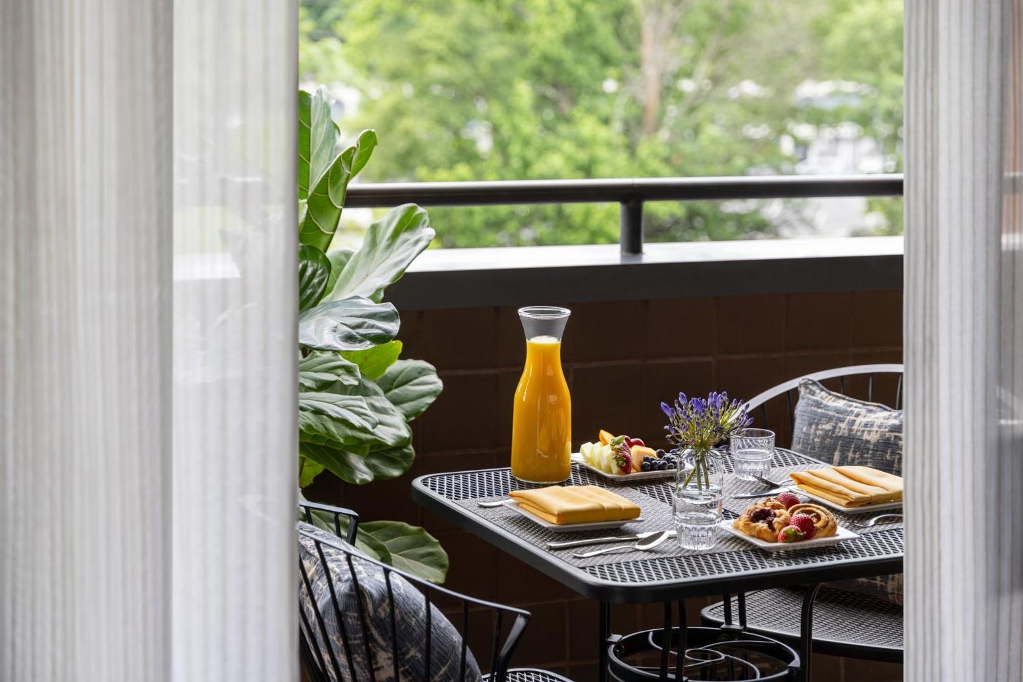 Hotel Crowne Plaza Edison By Ihg Esterno foto