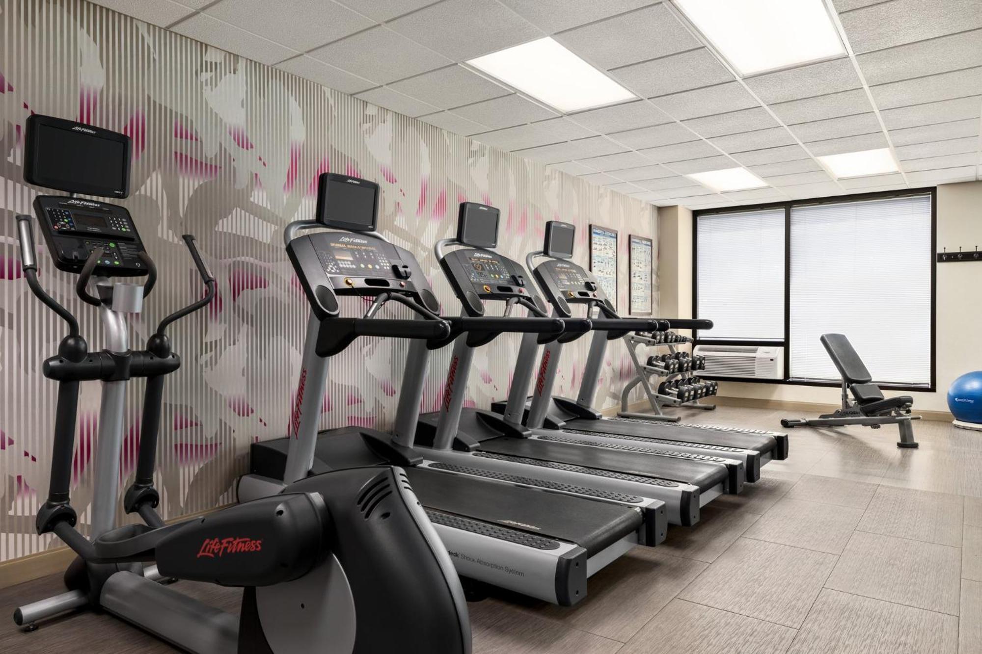 Hotel Crowne Plaza Edison By Ihg Esterno foto