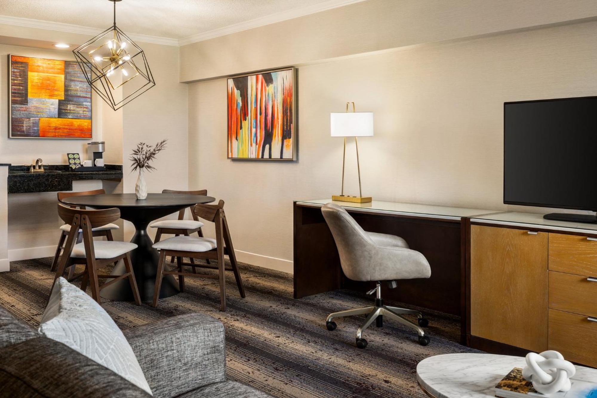 Hotel Crowne Plaza Edison By Ihg Esterno foto