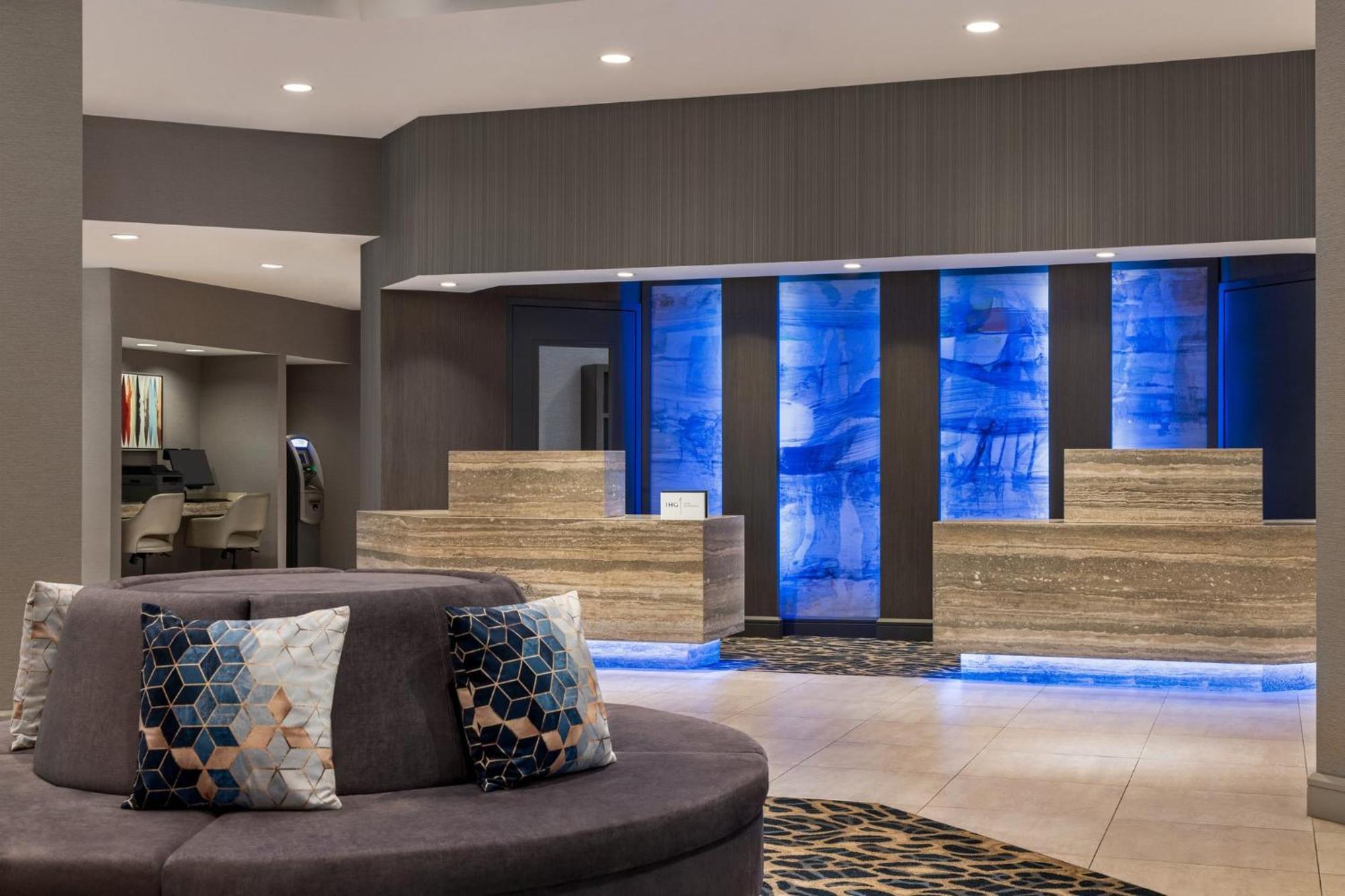 Hotel Crowne Plaza Edison By Ihg Esterno foto