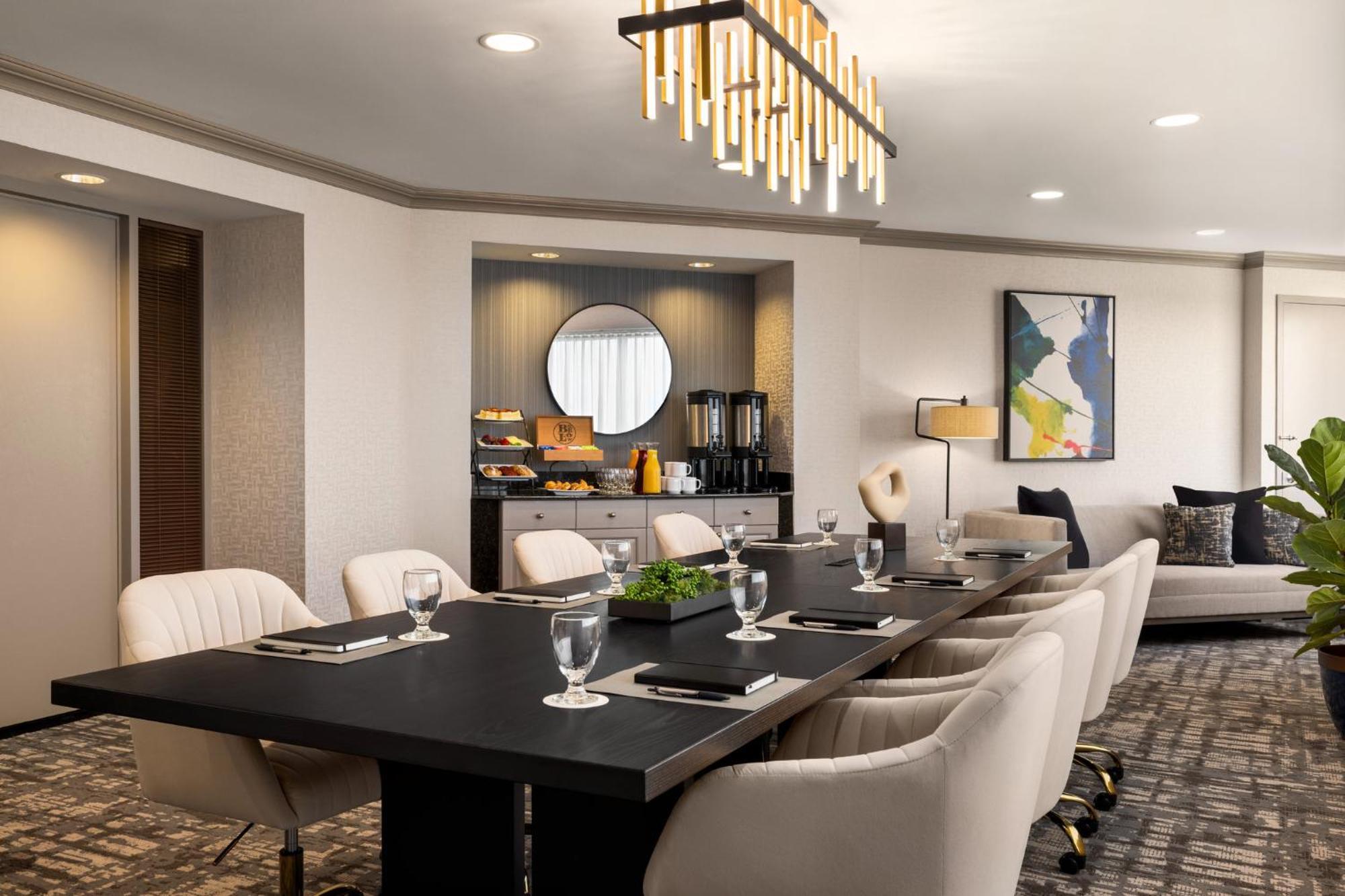 Hotel Crowne Plaza Edison By Ihg Esterno foto