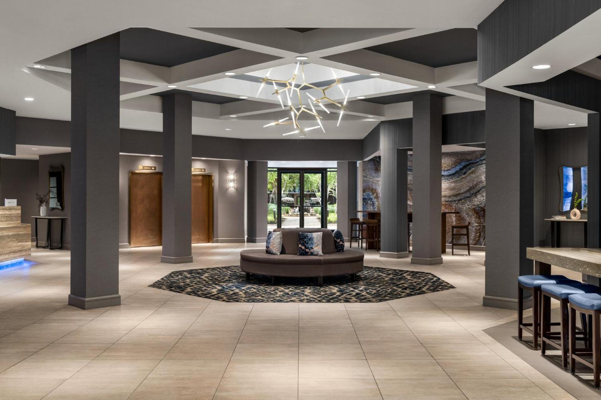 Hotel Crowne Plaza Edison By Ihg Esterno foto