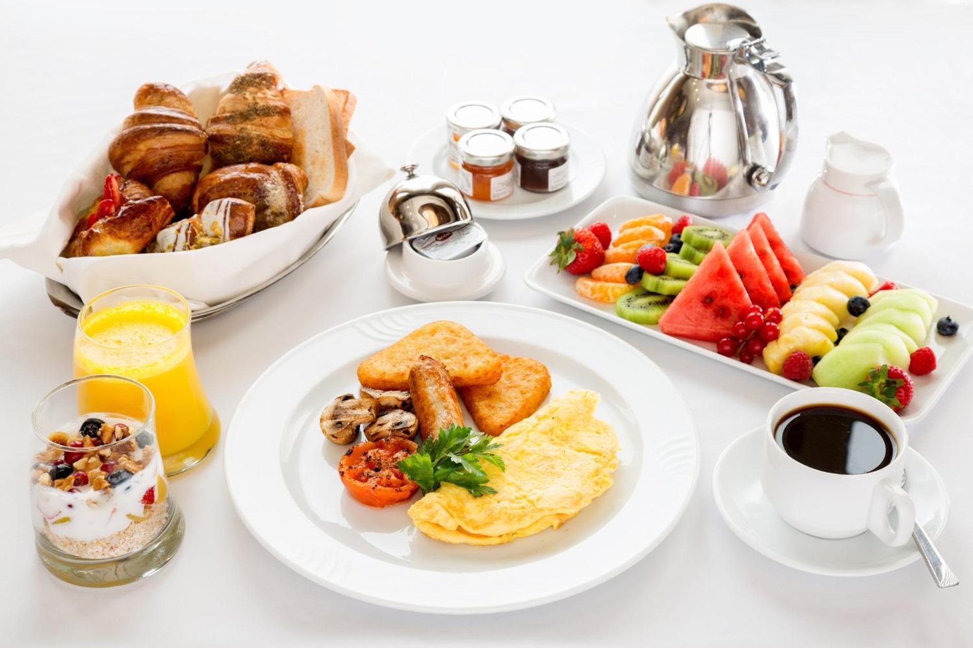 Hotel Crowne Plaza Edison By Ihg Esterno foto