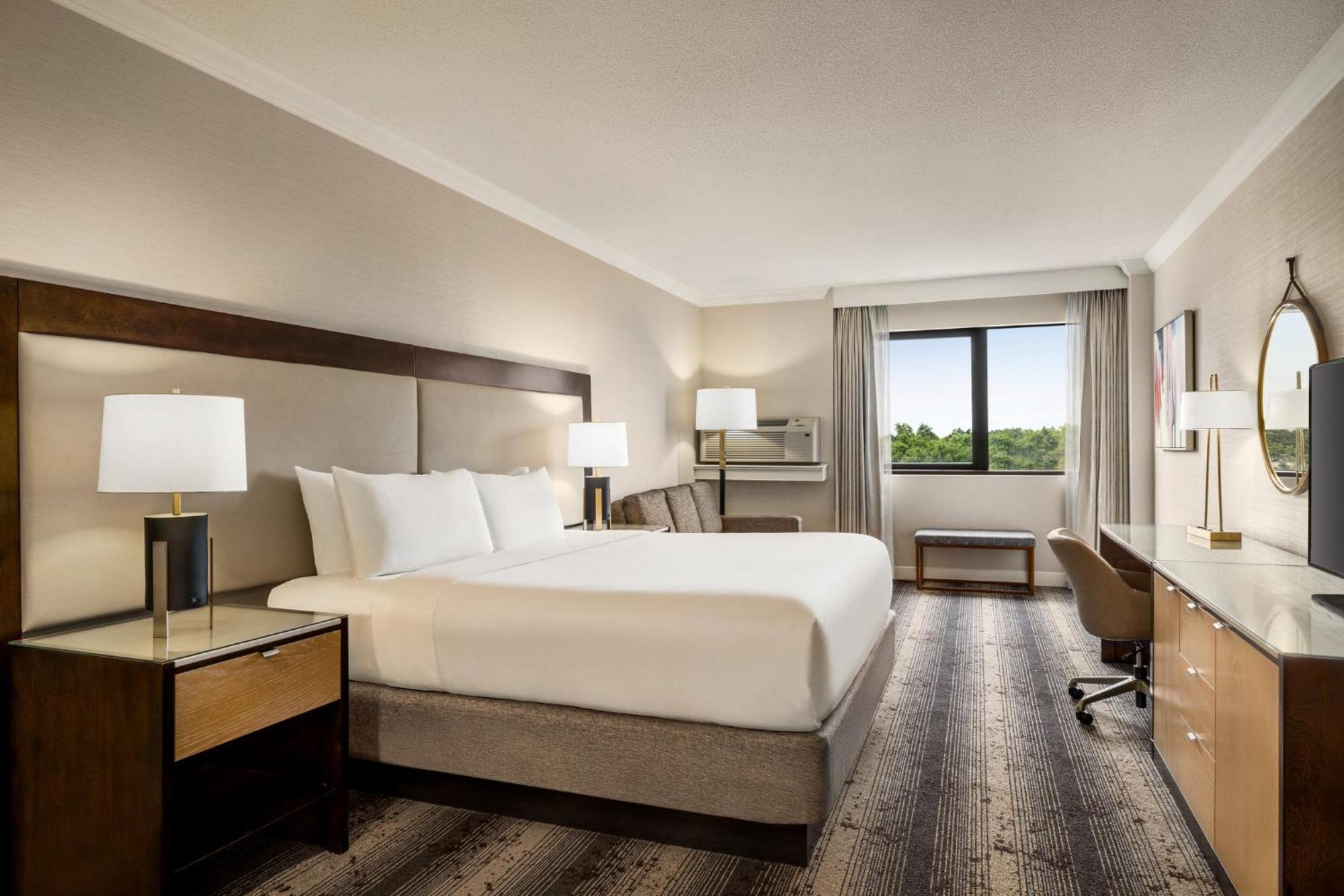 Hotel Crowne Plaza Edison By Ihg Esterno foto
