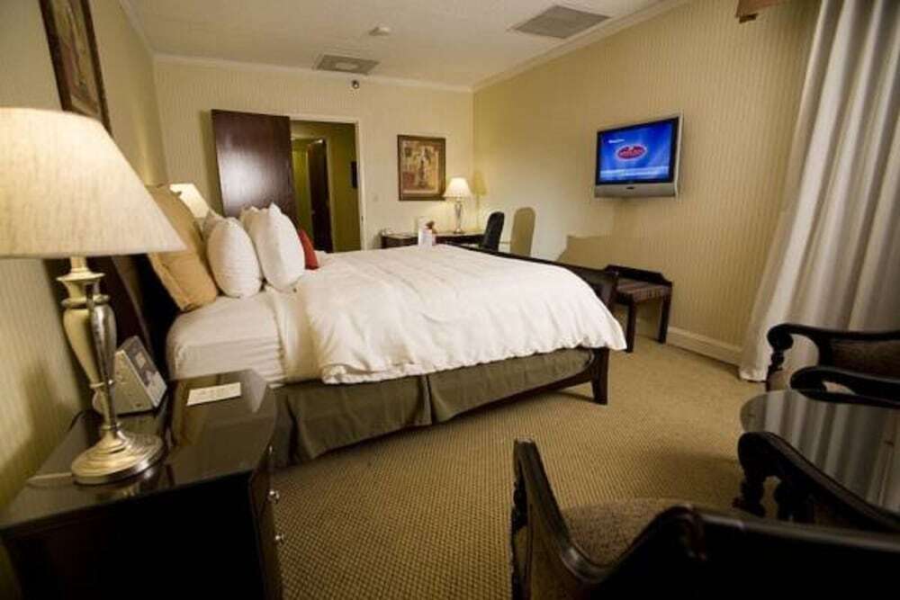 Hotel Crowne Plaza Edison By Ihg Esterno foto